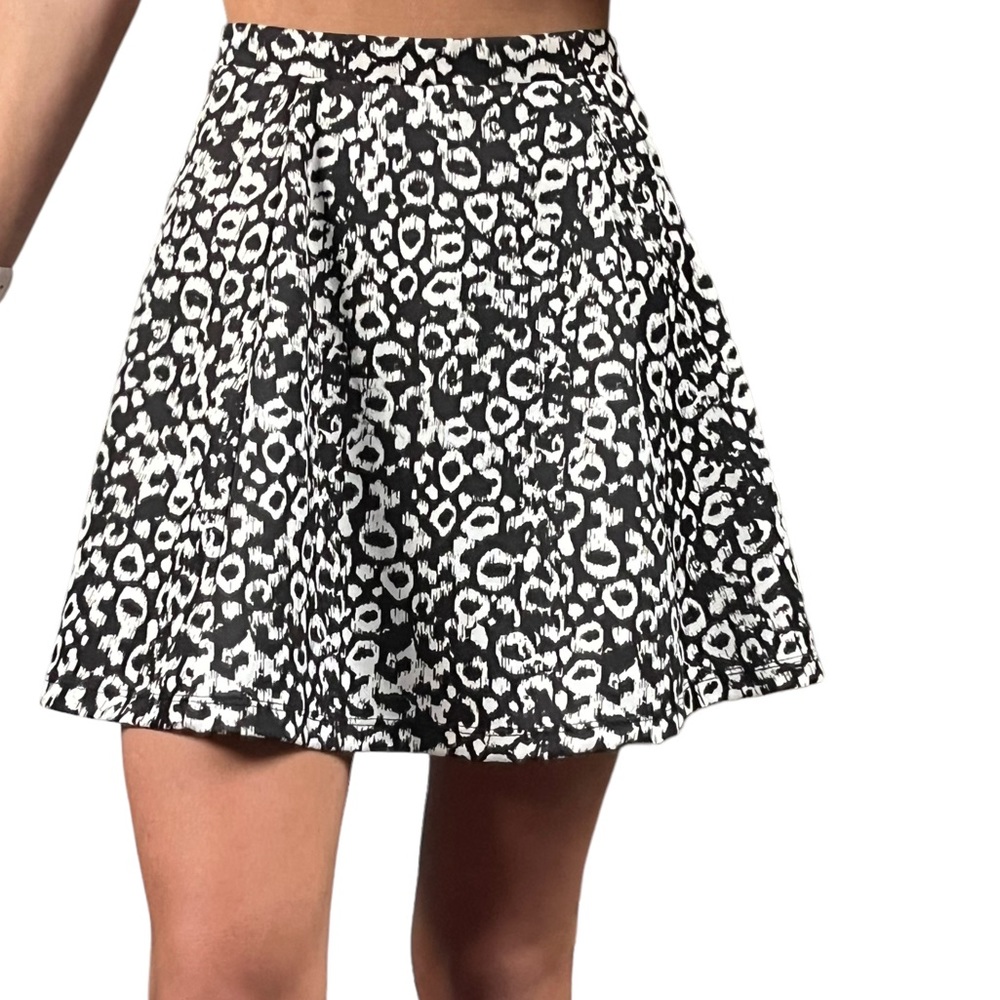 Lily White Women’s XS Brown & Cream Cheetah Print Polyester Spandex Skater Skirt